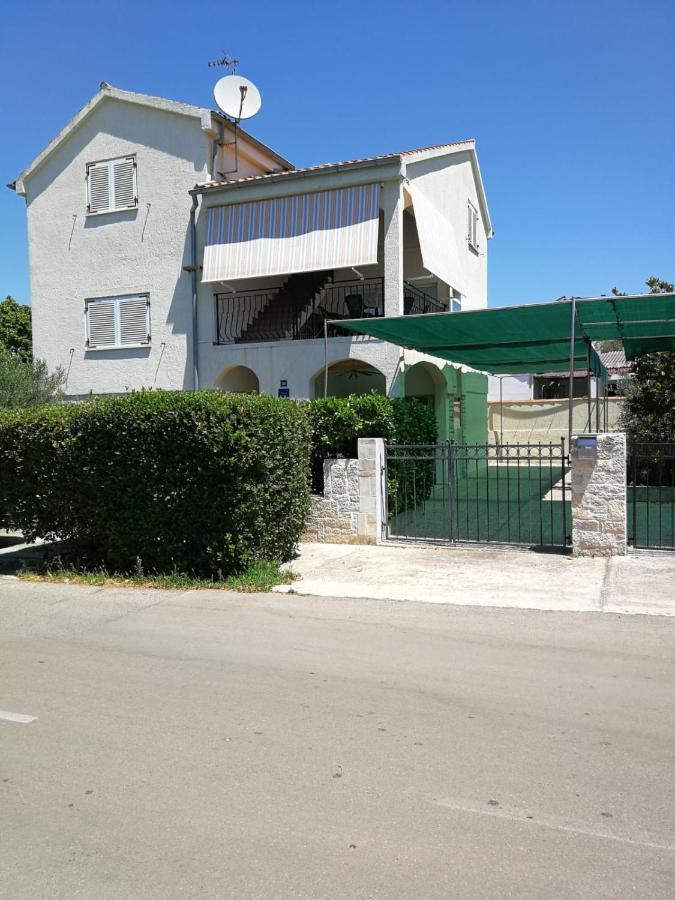Apartments Ljubica Биоград на Мору Екстериор снимка