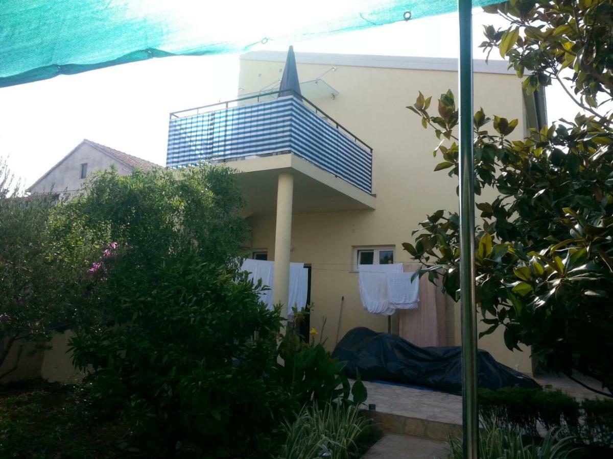 Apartments Ljubica Биоград на Мору Екстериор снимка